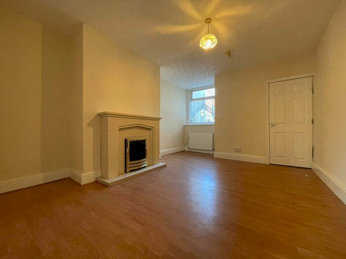 1 Bedroom Flat To Rent In Devonshire Road, Blackpool, Lancashire, FY3