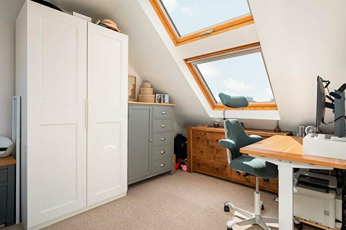 3 Bedroom End Of Terrace House For Sale In Farmers End, Charvil, Reading, RG10