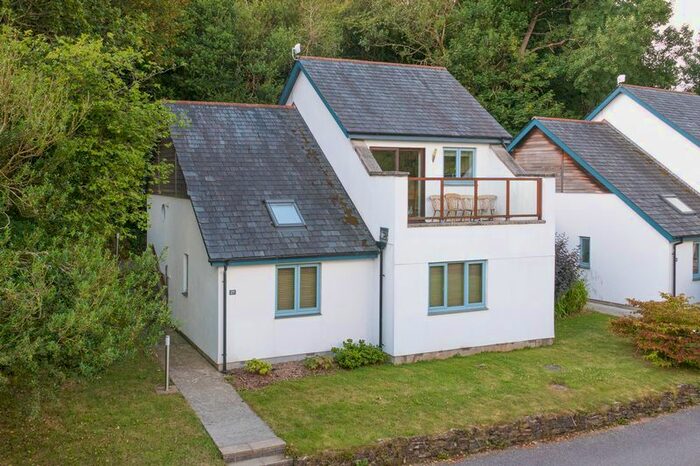 3 Bedroom Property For Sale In Bissoe Road, Carnon Downs, Truro, TR3