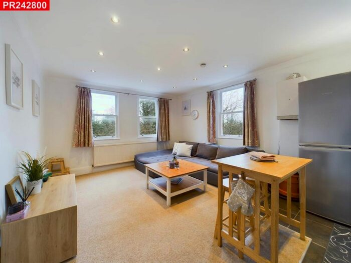 1 Bedroom Flat To Rent In West Hill, London, SW15