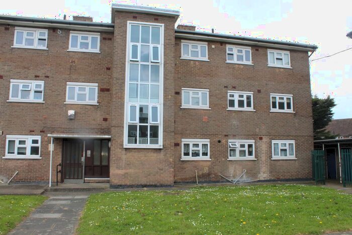 2 Bedroom Flat To Rent In Easedale Drive, Hornchurch, RM12
