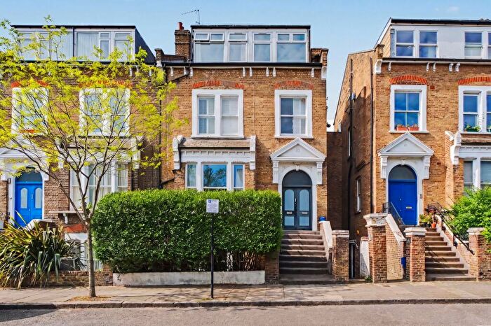 3 Bedroom Flat For Sale In Portland Rise, London, N4