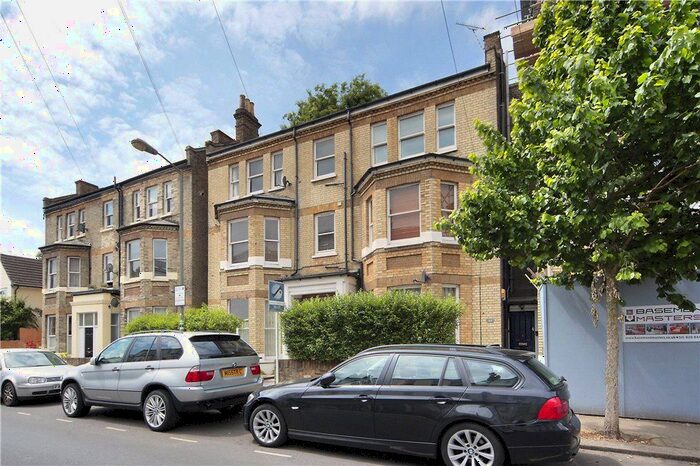 2 Bedroom Flat To Rent In Alderbrook Road, Clapham South, London, SW12
