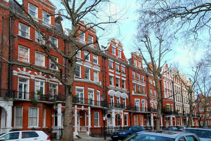 1 Bedroom Flat For Sale In Bramham Gardens, Earls Court, London, SW5