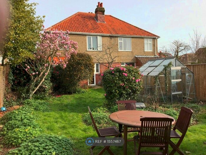 4 Bedroom Semi-Detached House To Rent In Ripstone Gardens, Southampton, SO17