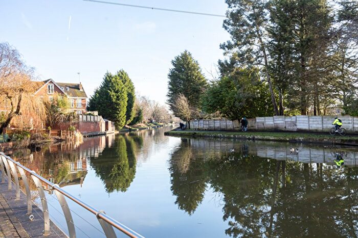 2 Bedroom Flat To Rent In Waters Way, Worsley, Manchester, M28