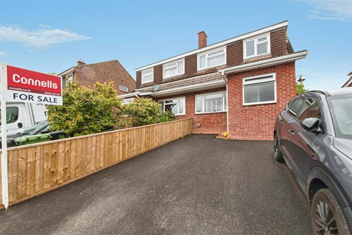 3 Bedroom Semi Detached House For Sale In Barley Farm Road, Exeter, EX4