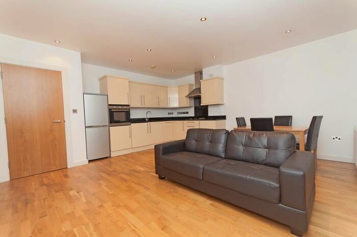 2 Bedroom Flat To Rent In Bourne Hill, London, N13