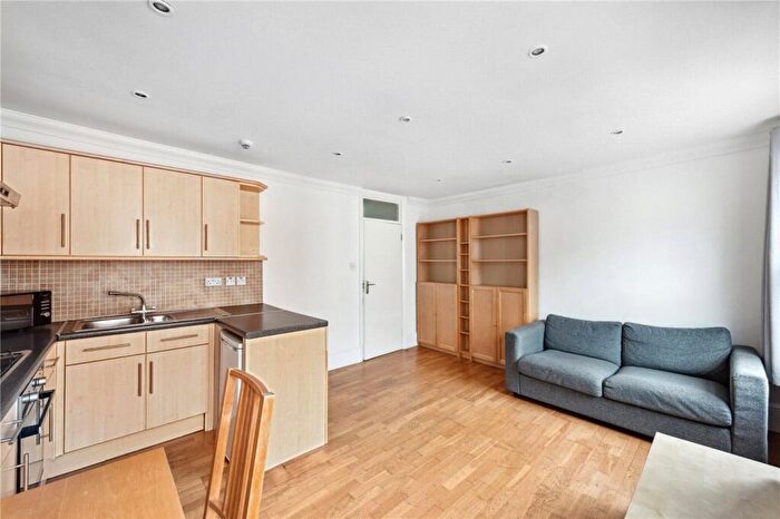 1 Bedroom Apartment For Sale In Caledonian Road, London, N7