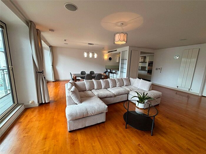 2 Bedroom Flat To Rent In Leftbank, Manchester, M3