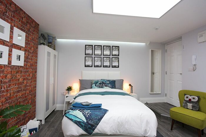 1 Bedroom Studio To Rent In King Street, Luton, Bedfordshire, LU1
