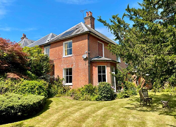 3 Bedroom Semi-Detached House For Sale In Worldham Hill, East Worldham, GU34