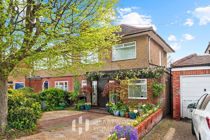 5 Bedroom Semi Detached House For Sale In Pondfield Crescent, St Albans, AL4