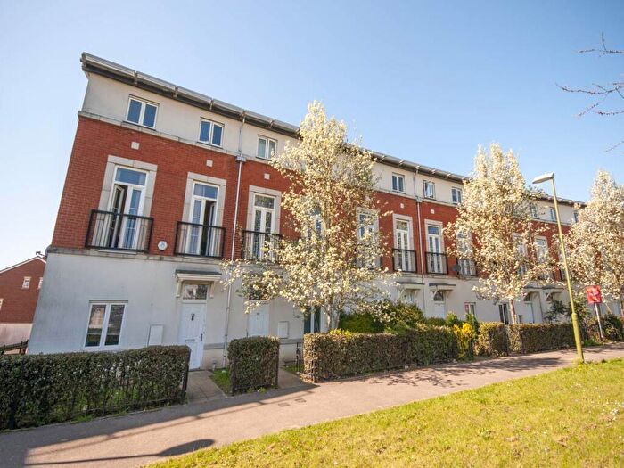 6 Bedroom House For Sale In Mosquito Way, Hatfield, Hertfordshire, AL10