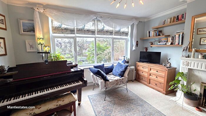 4 Bedroom End Terrace House For Sale In Brookside, East Barnet, EN4