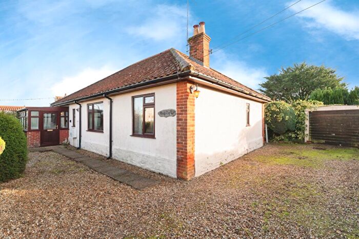 3 Bedroom Detached Bungalow For Sale In Norwich Road, Fakenham, NR21
