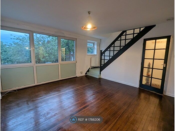 2 Bedroom Maisonette To Rent In Courtlands Avenue, Lee-London, SE12