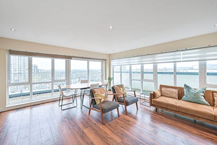 3 Bedroom Flat To Rent In Heritage Avenue, Colindale, London, NW9