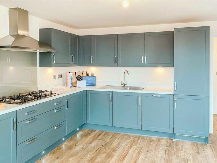 4 Bedroom Semi-Detached House To Rent In Pritchard Close, Yate, Bristol, BS37