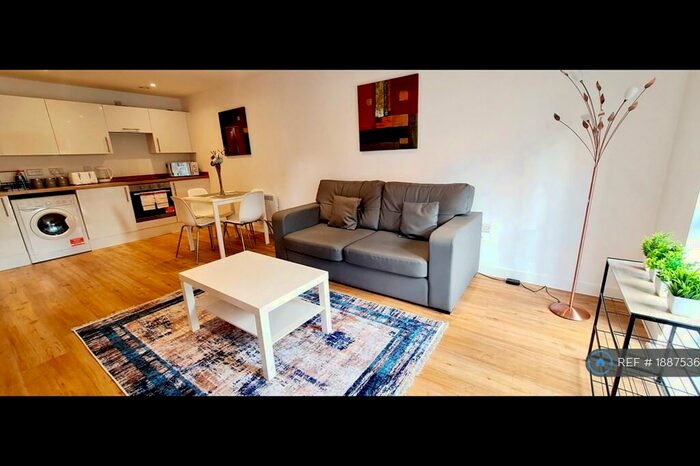 2 Bedroom Flat To Rent In Advent Way, Manchester, M4