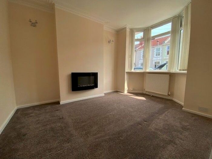 3 Bedroom Terraced House To Rent In Beresford Road, Portsmouth, PO2