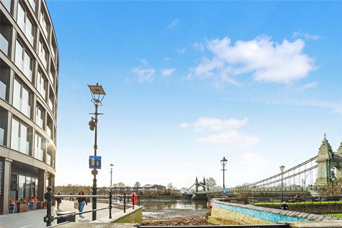2 Bedroom Flat For Sale In Crisp Road, Hammersmith, W6