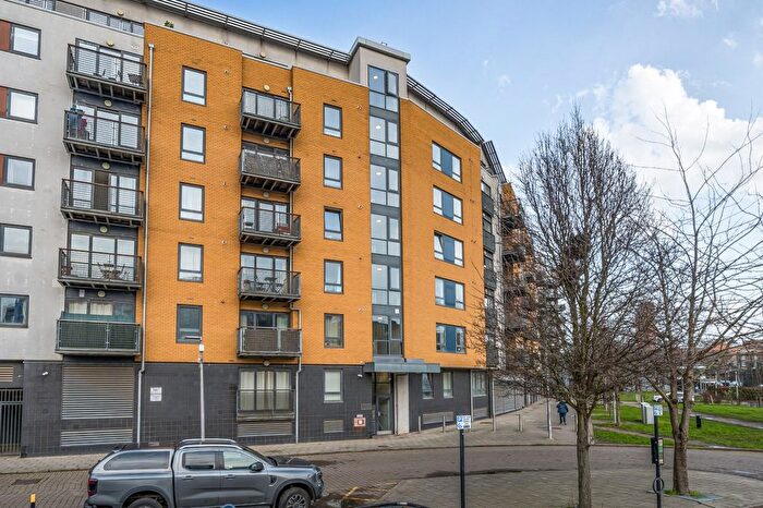 2 Bedroom Flat To Rent In Tarves Way, London, SE10