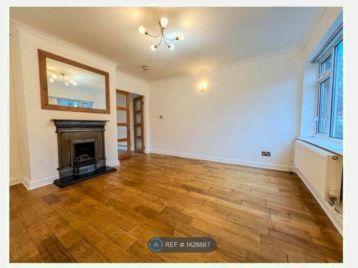 3 Bedroom Terraced House To Rent In Whowell Fold, Bolton, BL1