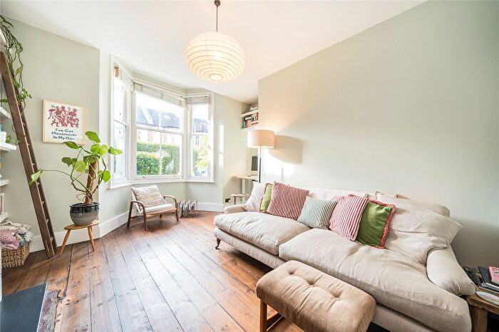 1 Bedroom Flat To Rent In Laitwood Road, London, SW12