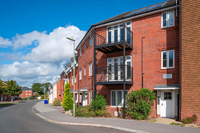 2 Bedroom Apartment For Sale In Jubilee Drive, Fleet, GU52