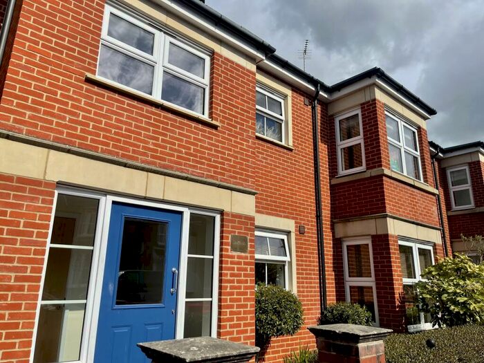 1 Bedroom Apartment To Rent In Oxford Road, Horsham, RH13