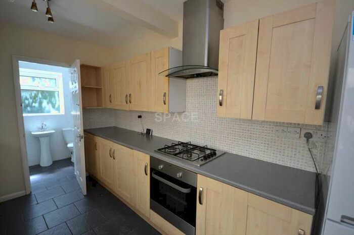 6 Bedroom Terraced House To Rent In Pitcroft Avenue, Reading, Berkshire, RG6