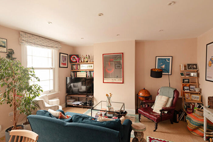 2 Bedroom Flat For Sale In Choumert Rd, Peckham Rye, SE15