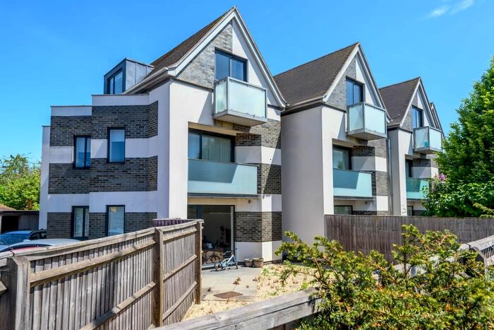 3 Bedroom Flat To Rent In Banbury Road, Summertown, OX2