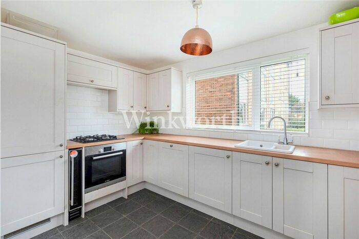 1 Bedroom Flat To Rent In Mintern Close, Hedge Lane, London, N13