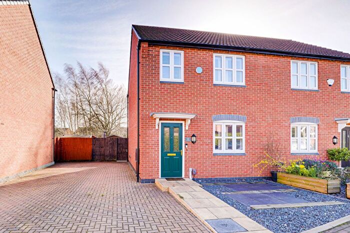 3 Bedroom Semi-Detached House For Sale In Marshall Drive, Ruddington, NG11