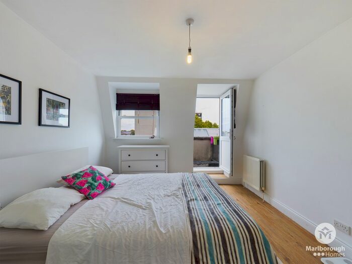 1 Bedroom Flat To Rent In Bethnal Green Road, London, E2