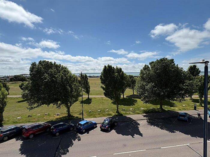 2 Bedroom Flat For Sale In Clarence Parade, Southsea, PO5