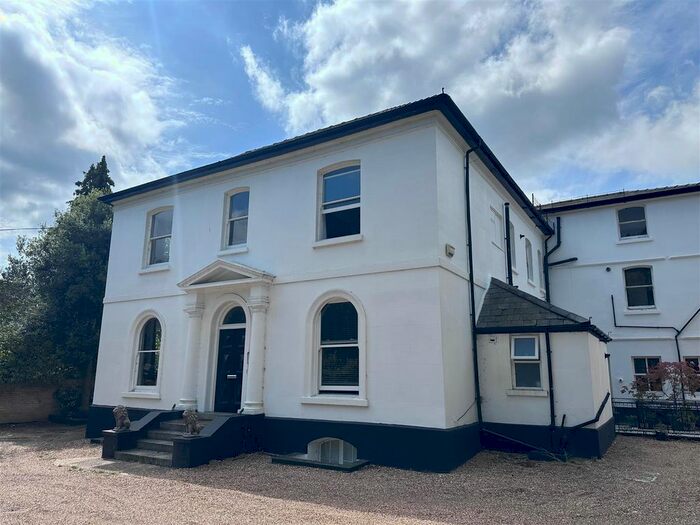 1 Bedroom Flat To Rent In Woburn Hill, Addlestone, KT15