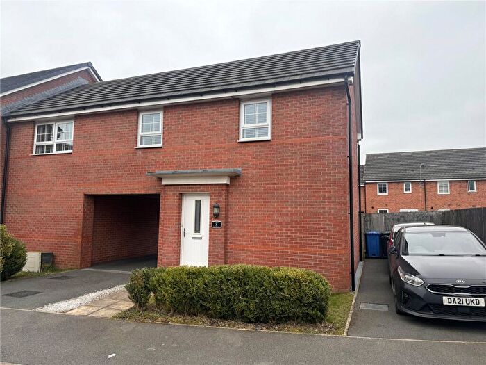 2 Bedroom House To Rent In Helmsman Lane, Rochdale, Greater Manchester, OL16