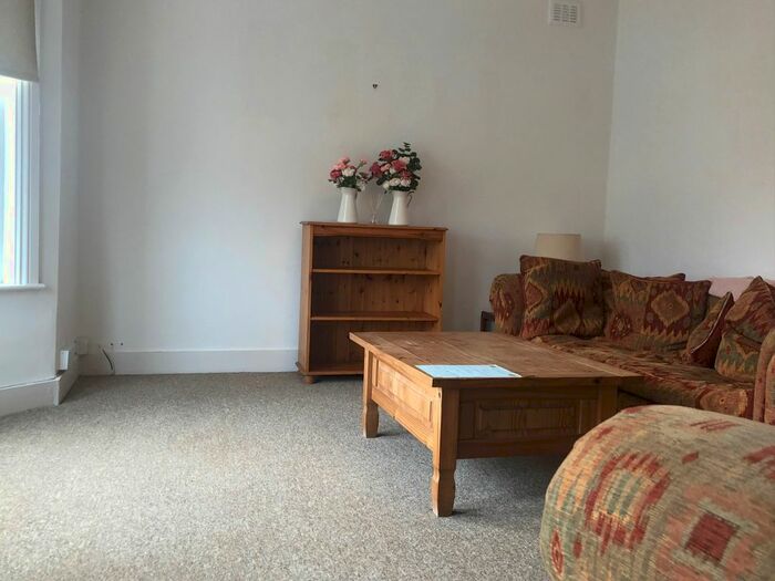 1 Bedroom Flat To Rent In Charlmont Road, London, SW17