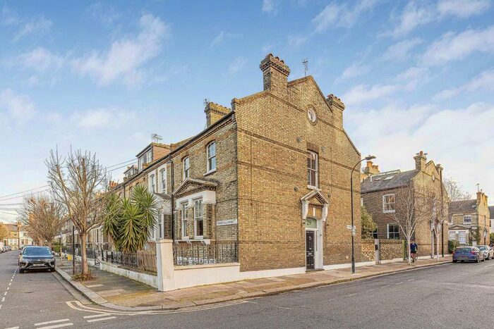 4 Bedroom Flat To Rent In Turneville Road, London, W14