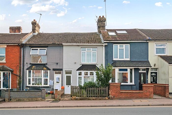 2 Bedroom Terraced House For Sale In Tonbridge Road, Maidstone, ME16