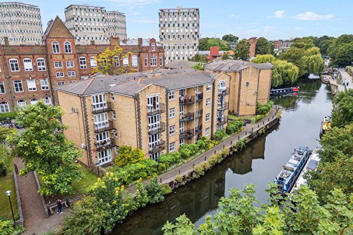 2 Bedroom Apartment For Sale In Twig Folly Close, Bethnal Green, E2