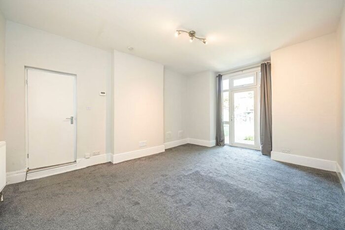 Studio To Rent In Norbury Court Road, London, SW16