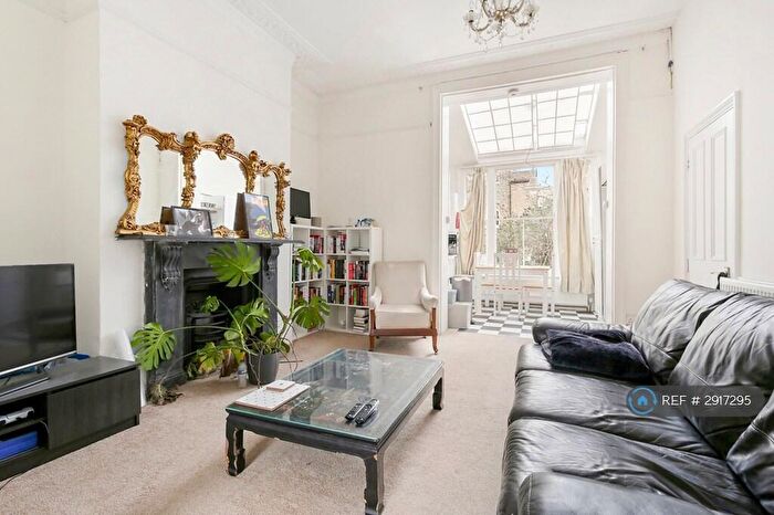 1 Bedroom Flat To Rent In Oakley Road, Islington, London, N1
