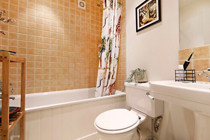 2 Bedroom Flat For Sale In Oval Mansions, Kennington Oval, London, SE11