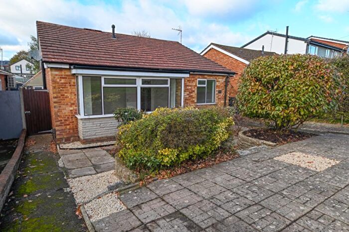 3 Bedroom Detached Bungalow For Sale In London Road, Cowplain, PO8
