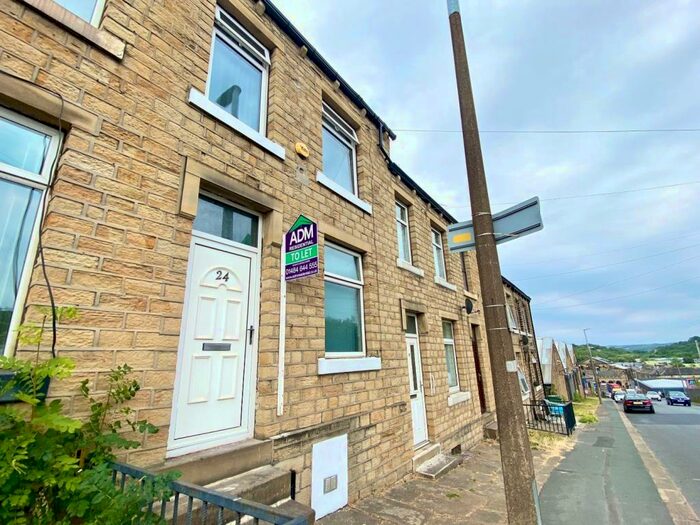 2 Bedroom Terraced House To Rent In Scar Lane, Huddersfield, HD3