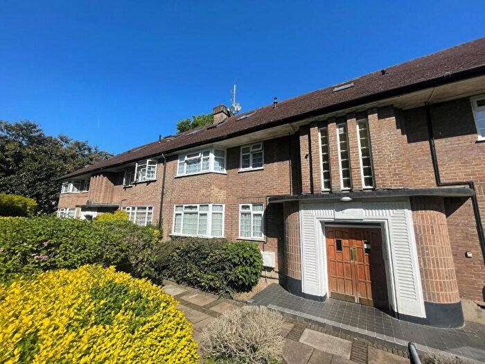 1 Bedroom Flat To Rent In Heronsgate, Edgware, HA8
